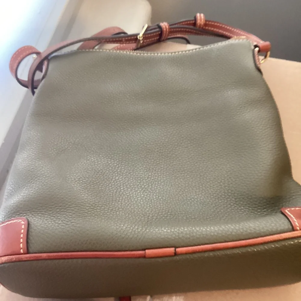 Dooney and Bourke Pebble Grain Crossbody, Olive (& matching wallet) - Picture 4 of 7
